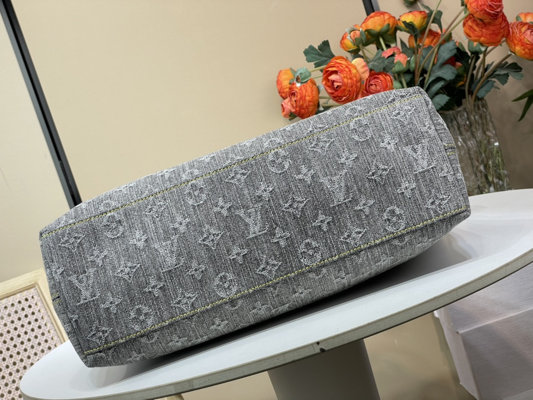 LV Coussin Hobo MM M13390 38x33x10cm