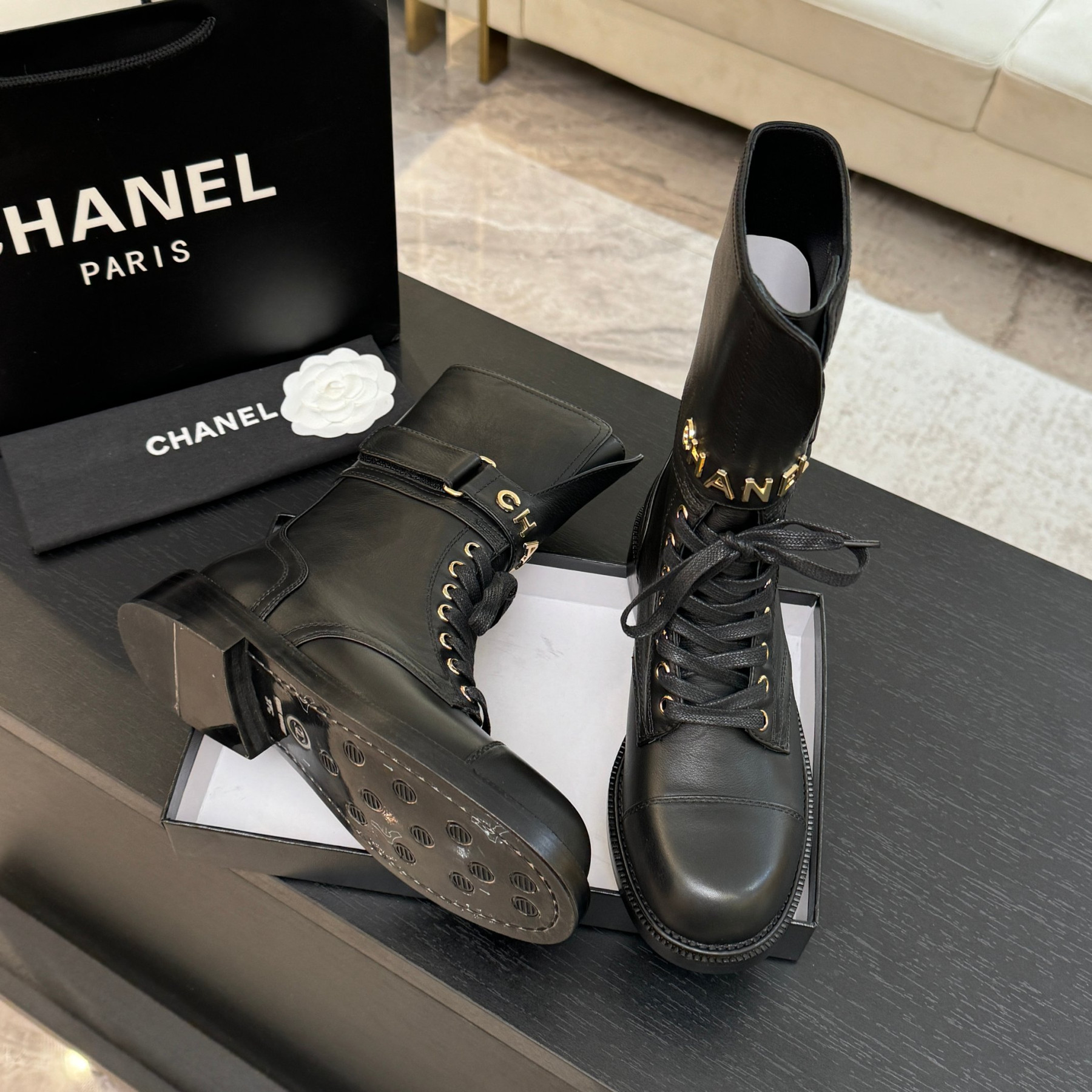 UA Ch**el Boot