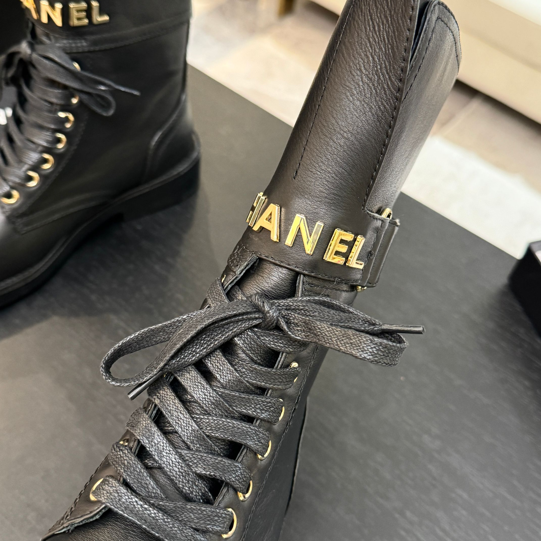 UA Ch**el Boot