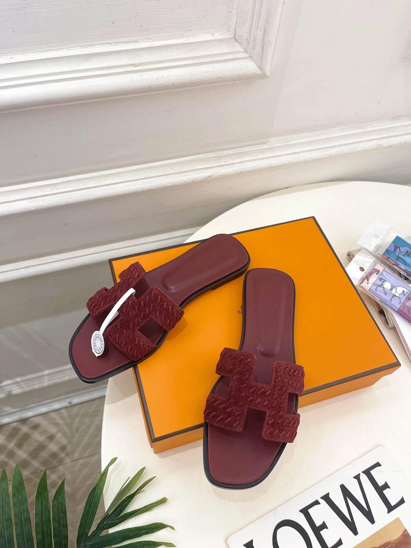 UA H**me5 Oran sandal