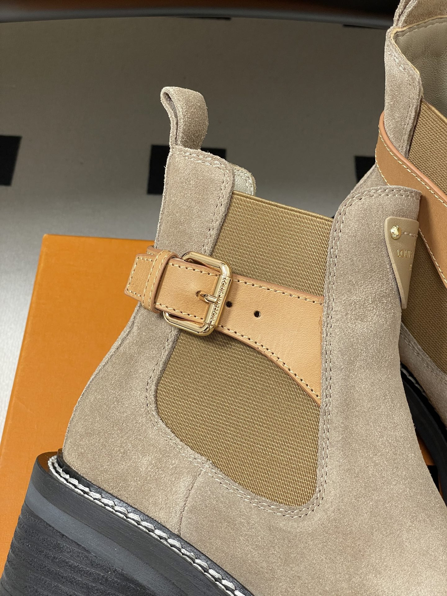 UA LV BEAUBOURG Ankle Boots