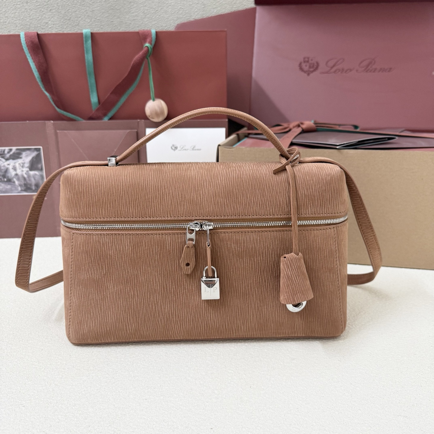 L0r0 P1ana Extra Pocket L27 16x27x10cm