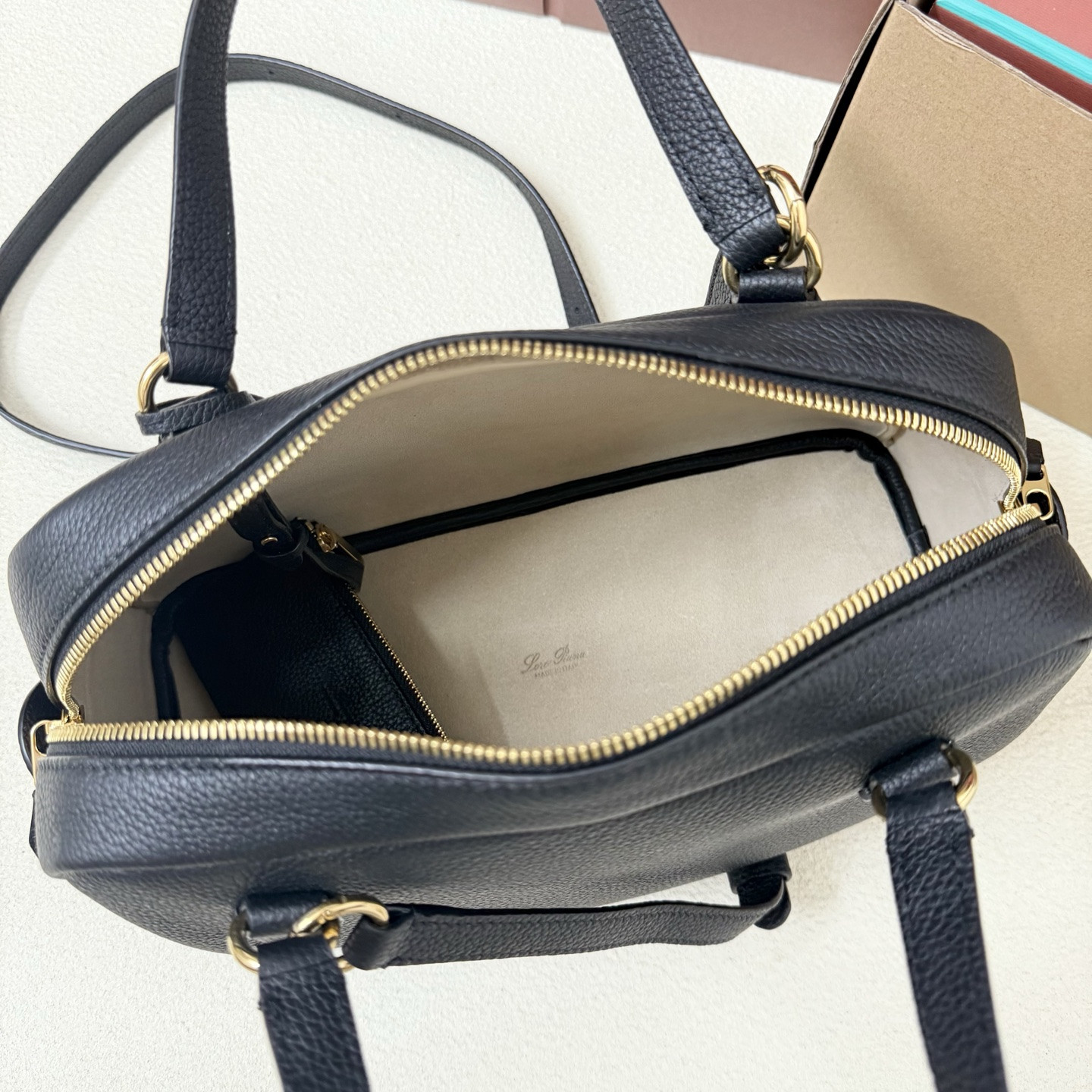 L0r0 P1ana Small Needle Bag 31x15x16cm