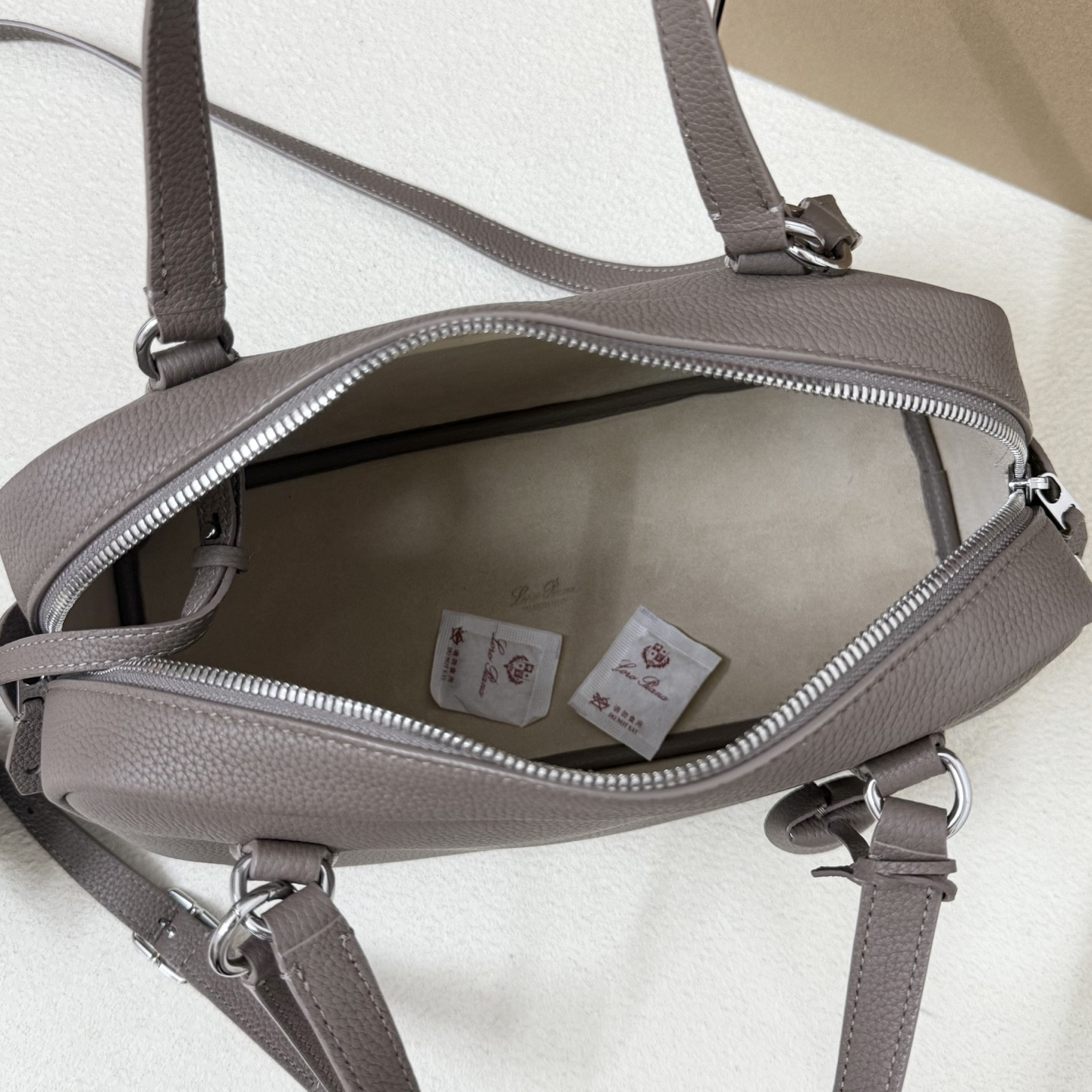 L0r0 P1ana Small Needle Bag 31x15x16cm