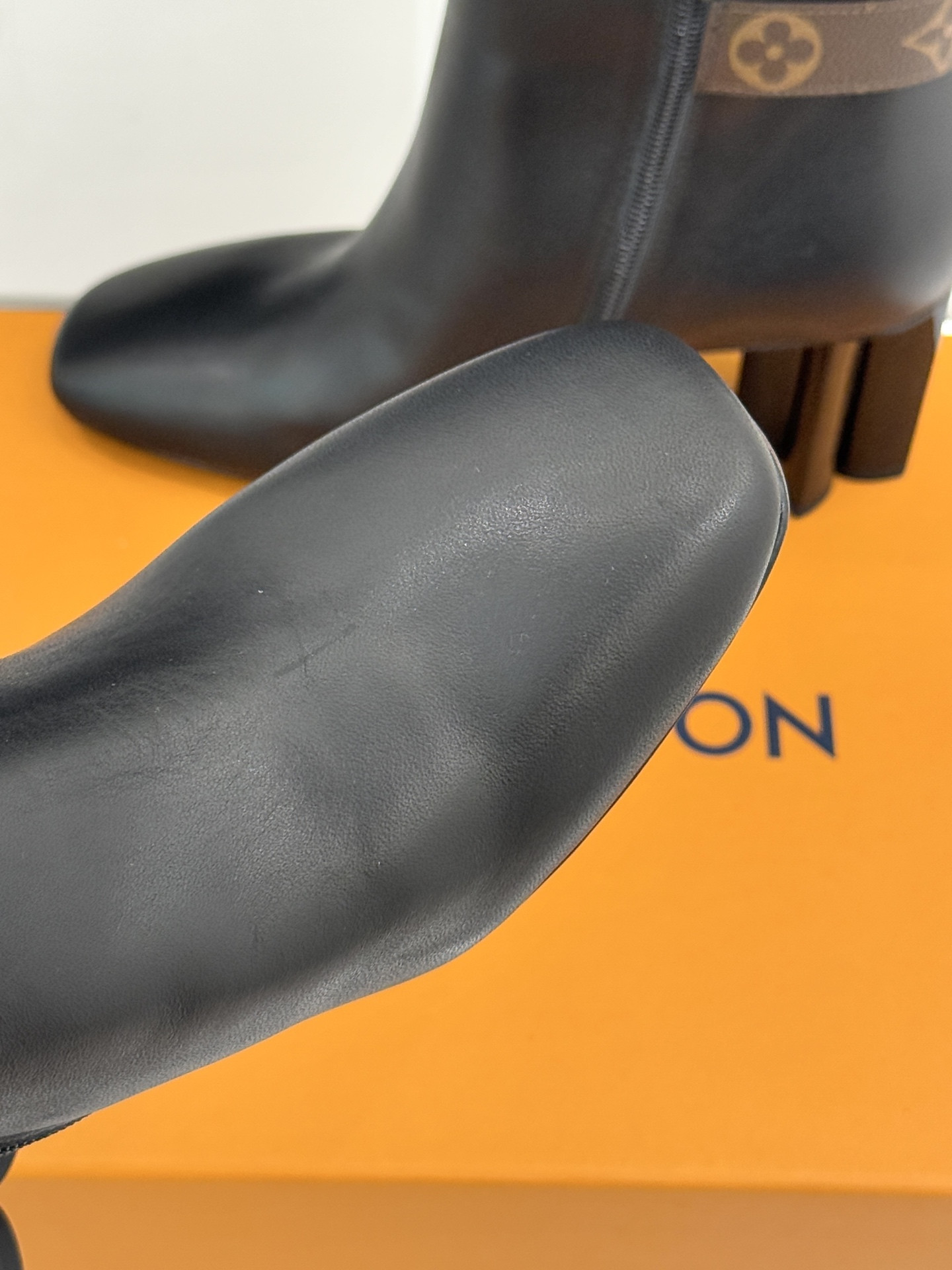 UA LV Silhouette Ankle Boot
