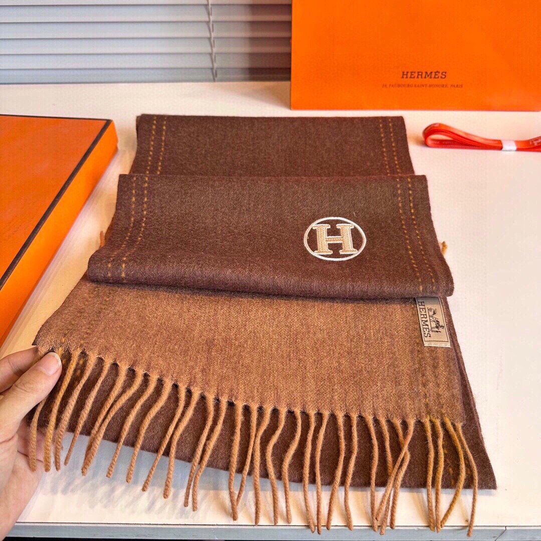 H**me5 Ripple-patterned Cashmere scarf 35x200cm