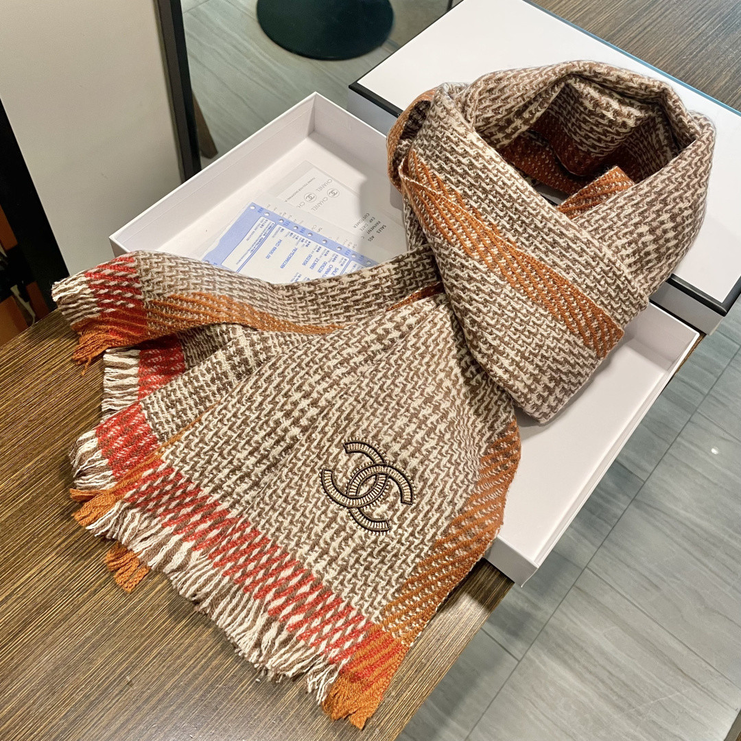 Ch**el scarf 38x200cm 100% wool
