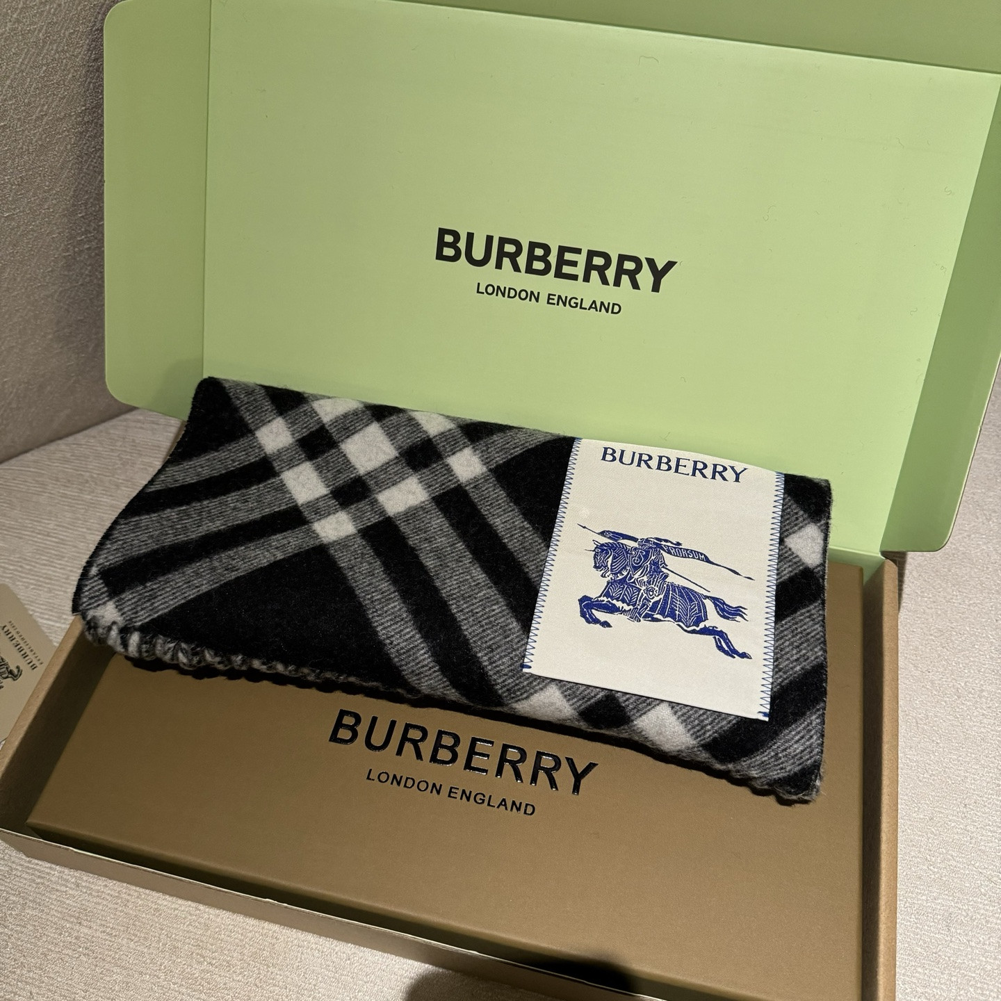 Bv*b*rry scarf 30x168cm 100% cashmere