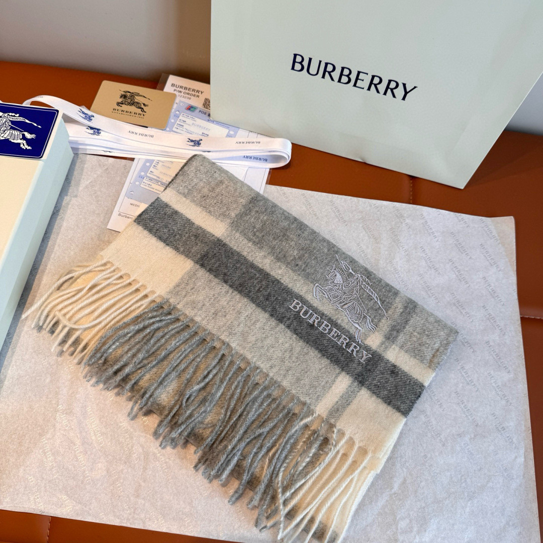 Bv*b*rry scarf 32x180cm 100% cashmere