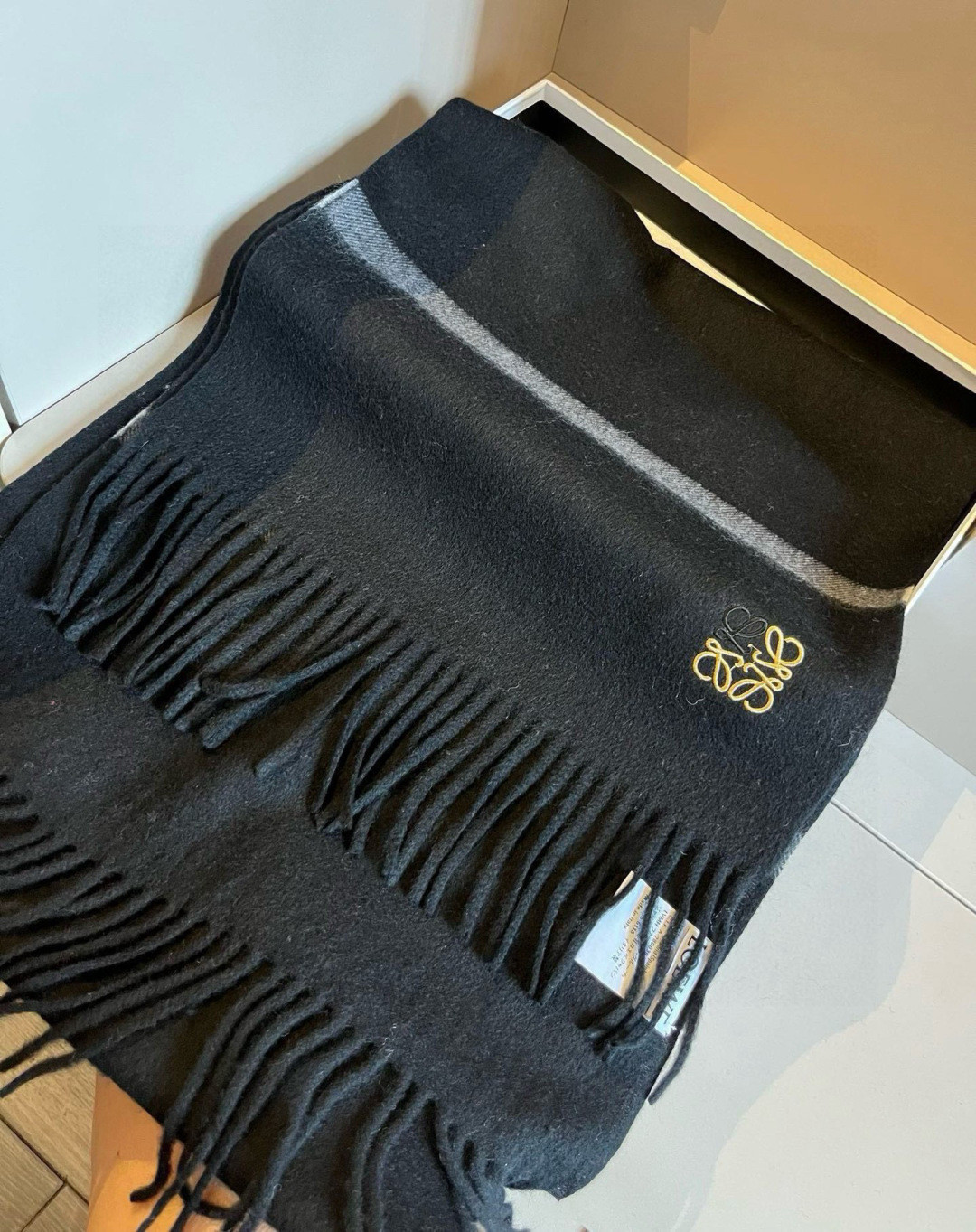 L0ew* scarf 35x180cm