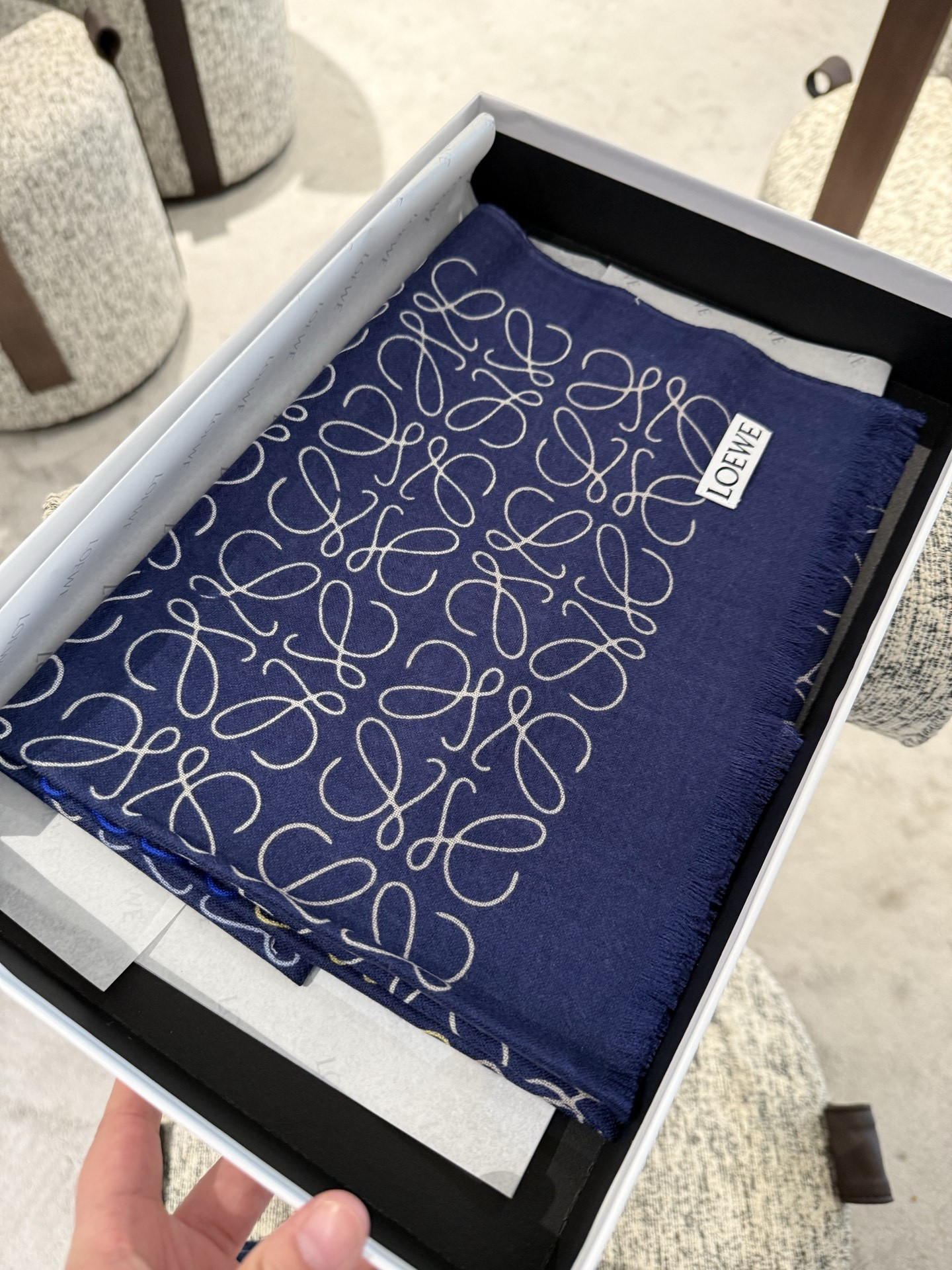 L0ew* scarf 45x180cm