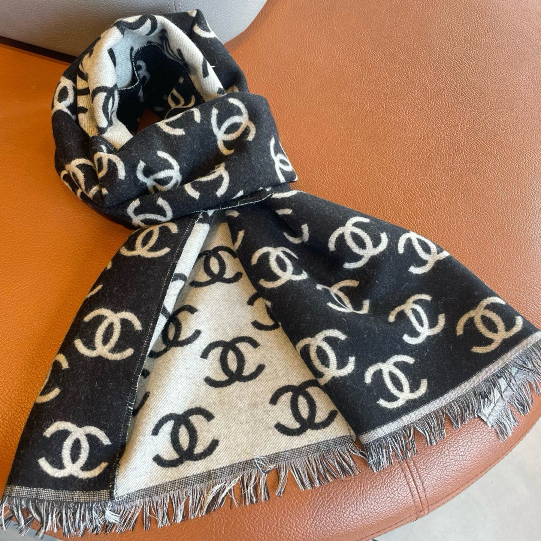 Ch**el scarf 35x180cm 95% wool 5% cashmere