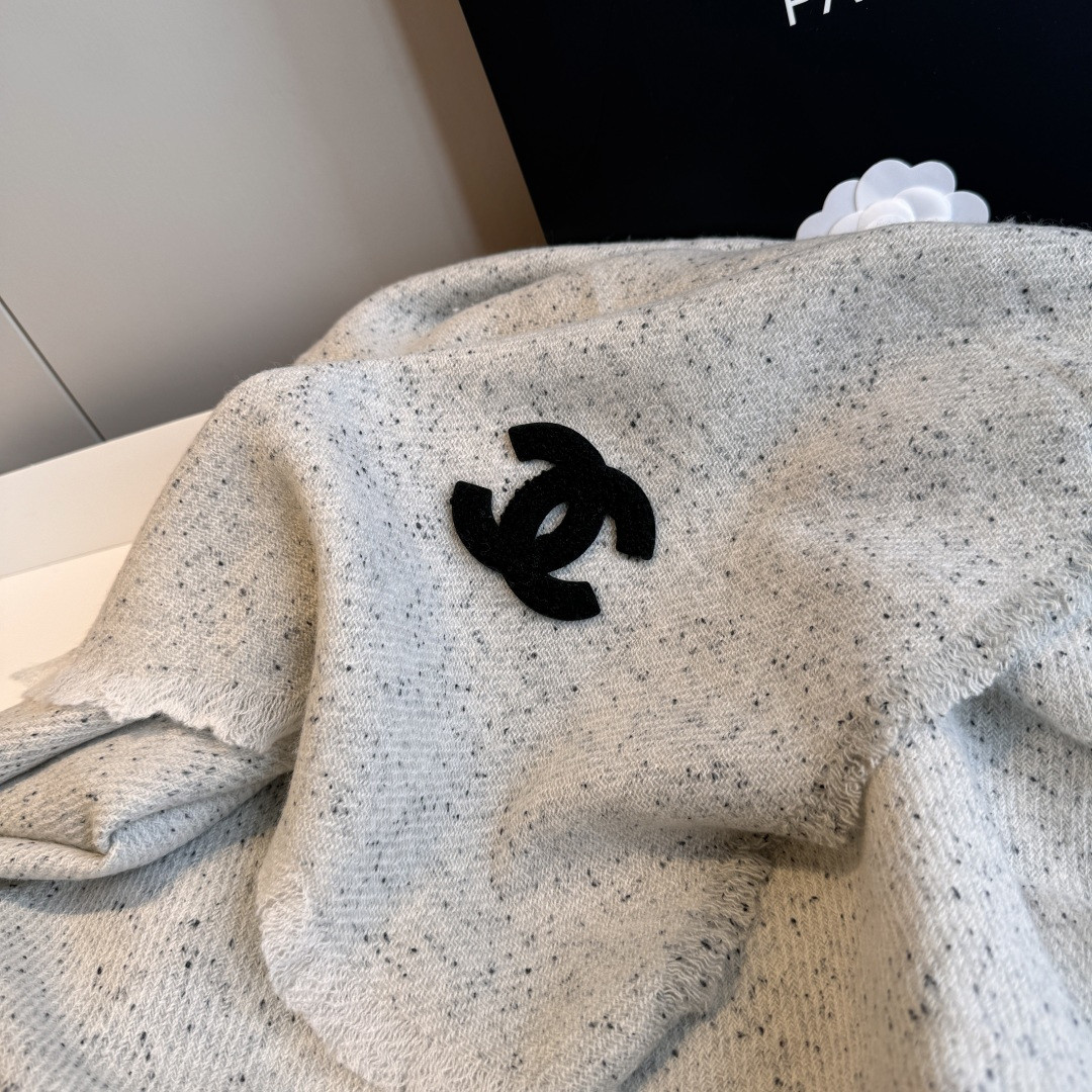 Ch**el scarf 70x180cm 100% cashmere