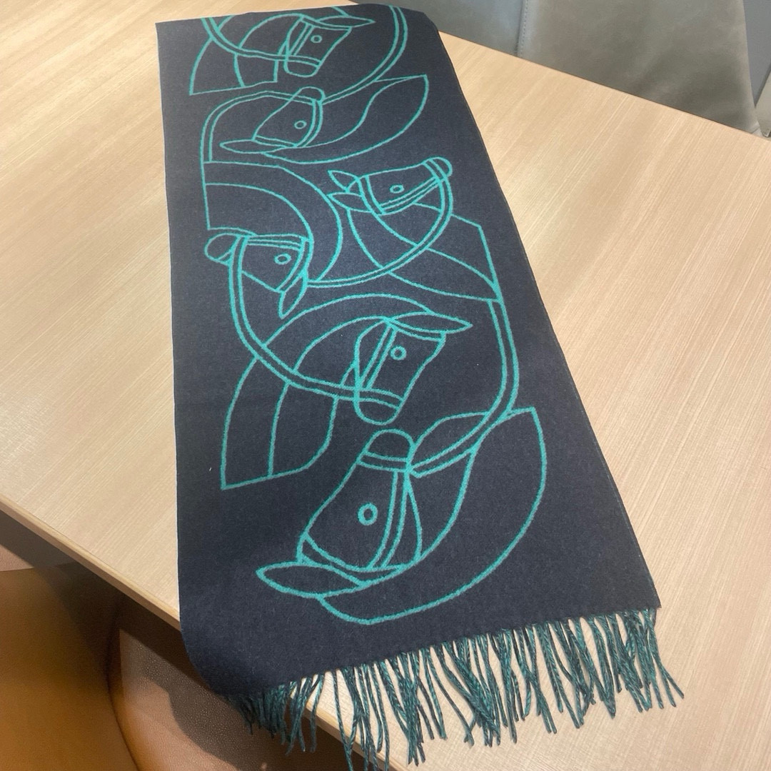 H**me5 scarf 40x195cm