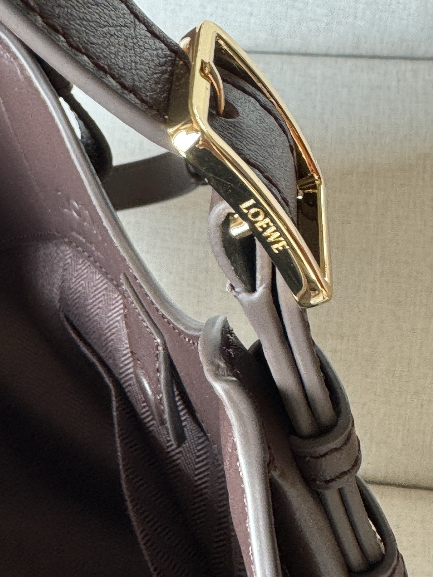 L0ew* Hammock Flip Bag in Classic Calfskin No Pendant 21x15x22.5cm