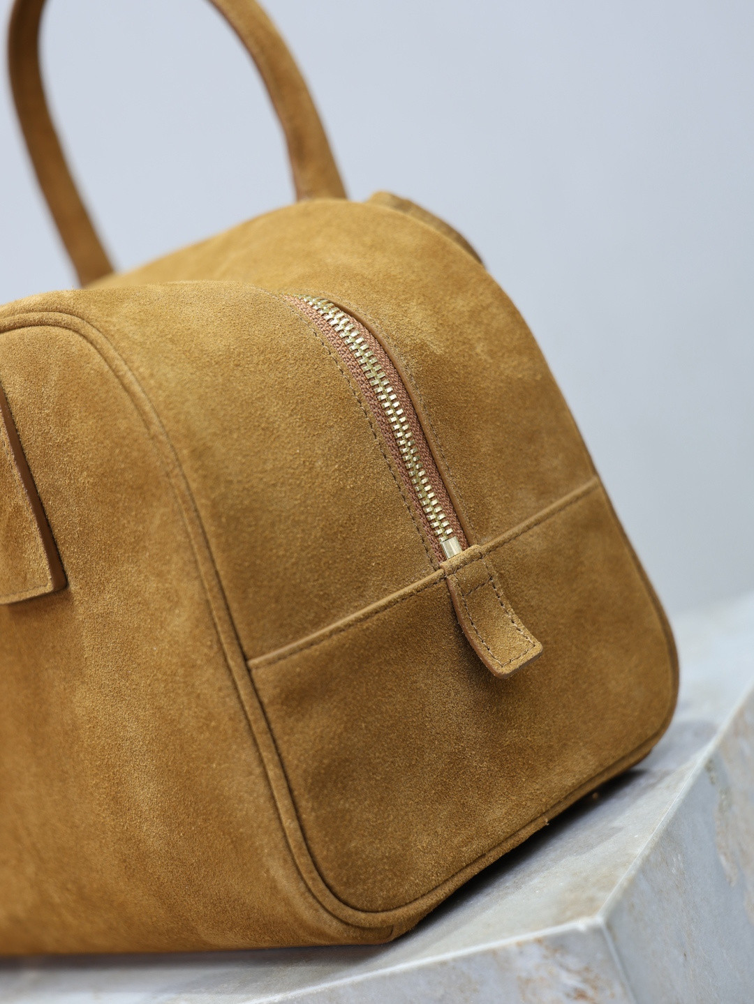 Y51 SAC DE JOUR Small Boston in Suede 27x18x15cm